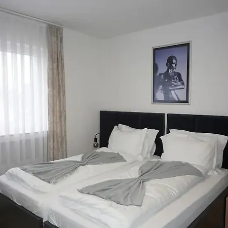 Hotel Dona *
