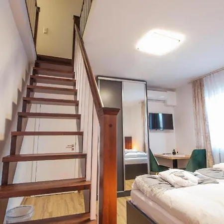 Dona Hotel *