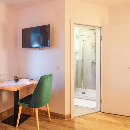 Dona Hotel